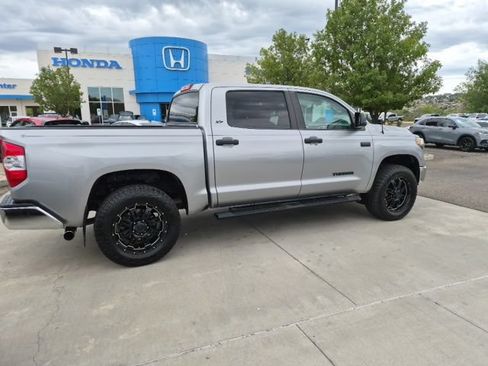 Used 2018 Toyota Tundra SR5 w/ SR5 Upgrade Package AWD/4WD image 12