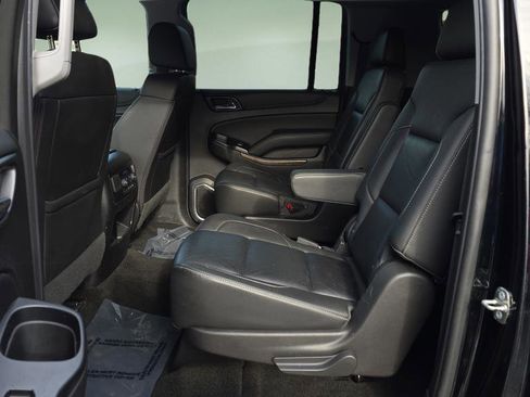 Used 2018 Chevrolet Suburban LT image 14