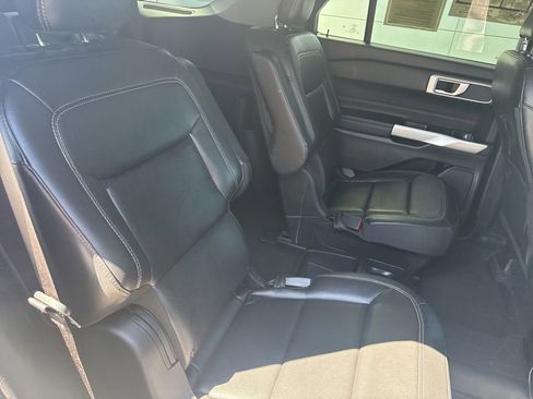 Certified 2021 Ford Explorer XLT w/ Equipment Group 202A RWD image 31