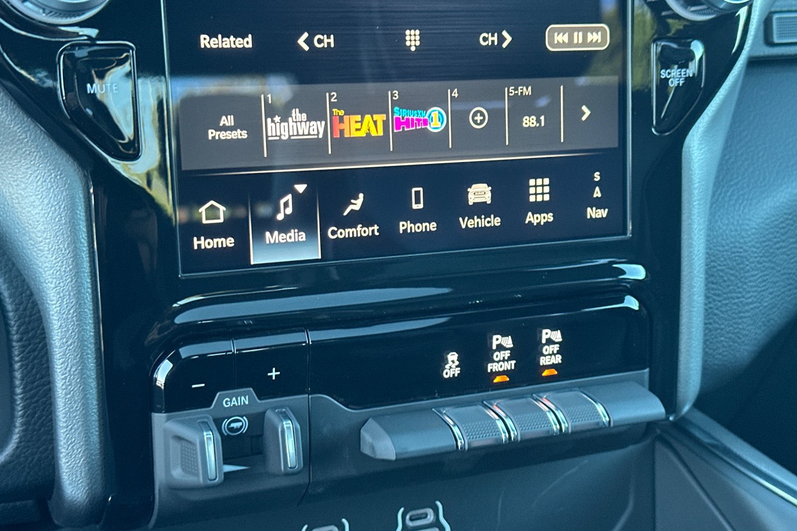 New 2027 RAM 1500 Laramie AWD/4WD image 19
