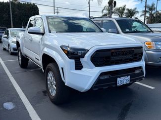 Used 2025 Toyota Tacoma SR5 video 1