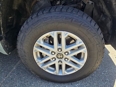 Used 2024 Toyota Tundra SR5 w/ SR5 Convenience Package AWD/4WD image 12