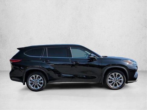 Used 2020 Toyota Highlander Limited AWD/4WD image 9