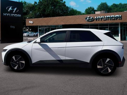 New 2026 Hyundai Ioniq 5 SE image 3