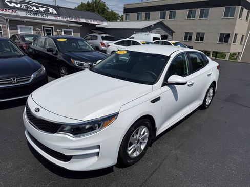 Used 2018 Kia Optima LX FWD image 2