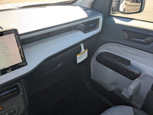 New 2026 Ford Maverick XLT image 18