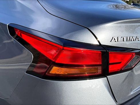 Used 2025 Nissan Altima 2.5 SV image 28