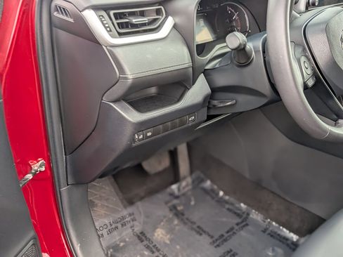 Used 2023 Toyota RAV4 XLE Premium image 17