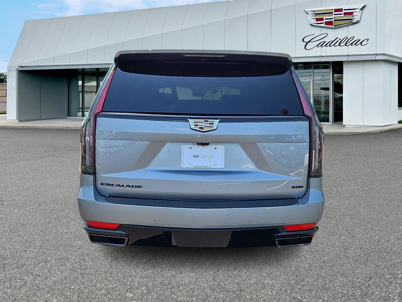 Certified 2024 Cadillac Escalade Sport w/ LPO, ONYX Package AWD/4WD image 4