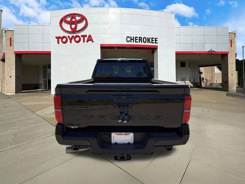 Used 2025 Toyota Tacoma TRD Off-Road AWD/4WD image 6