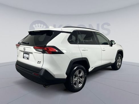 Used 2025 Toyota RAV4 XLE AWD/4WD image 11