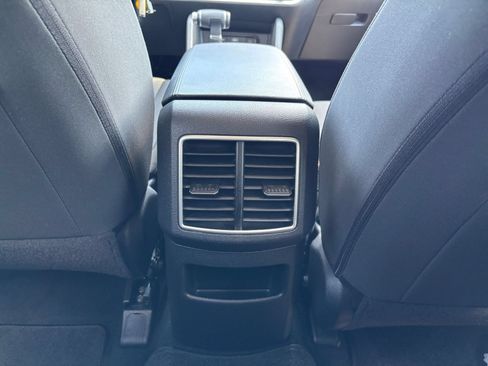 Used 2025 Kia Sportage LX FWD image 18