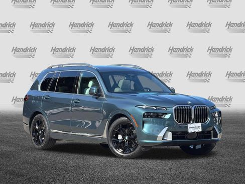 Used 2025 BMW X7 xDrive40i AWD/4WD image 2