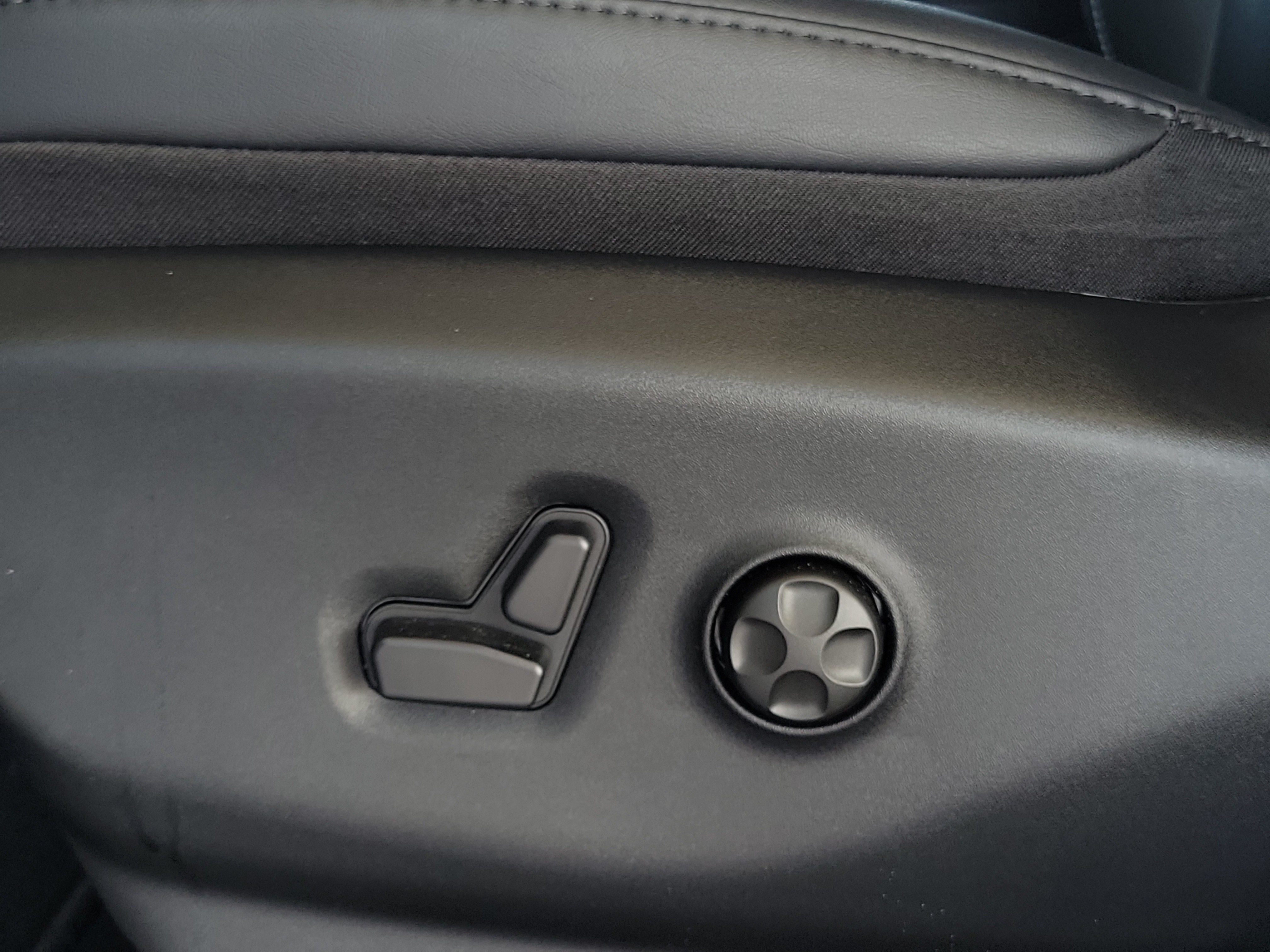 New 2026 Chrysler Pacifica Select FWD image 20