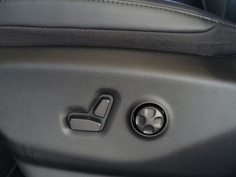 New 2026 Chrysler Pacifica Select FWD image 20