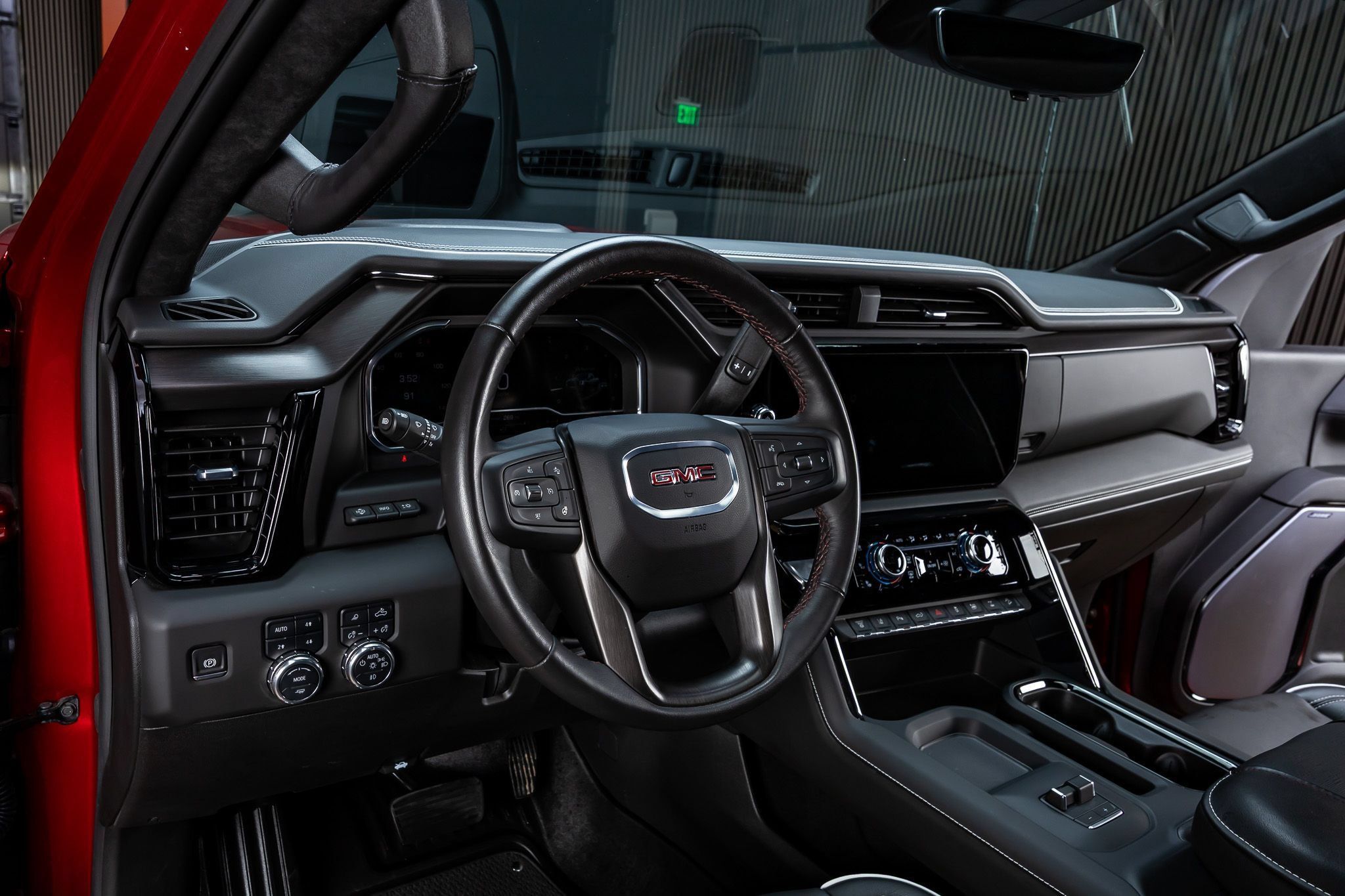 Used 2025 GMC Sierra 2500 AT4X AWD/4WD image 17