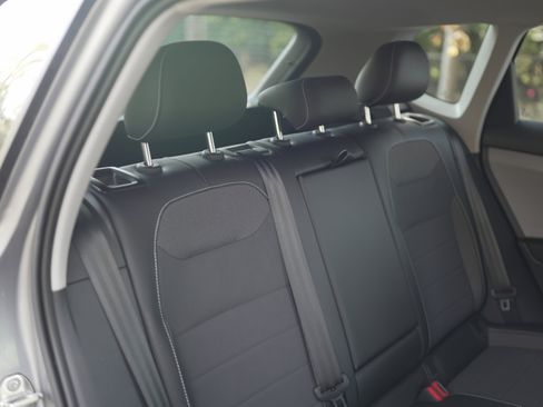 Used 2023 Volkswagen Taos SE image 24