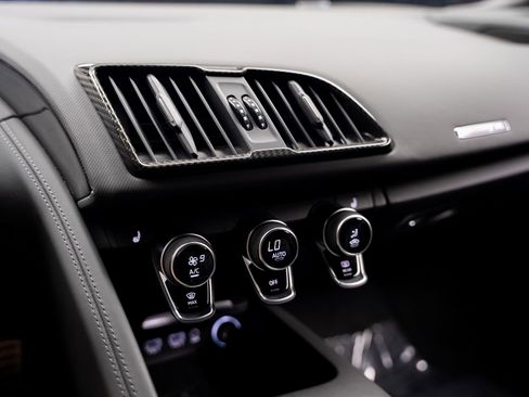 Used 2021 Audi R8 V10 w/ Premium Package image 45