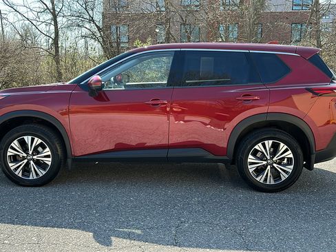 Used 2021 Nissan Rogue SV image 26