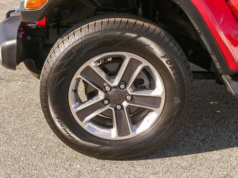 Used 2021 Jeep Wrangler Unlimited Sahara image 5