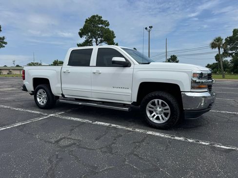 Used 2018 Chevrolet Silverado 1500 LT w/ All Star Edition AWD/4WD image 4