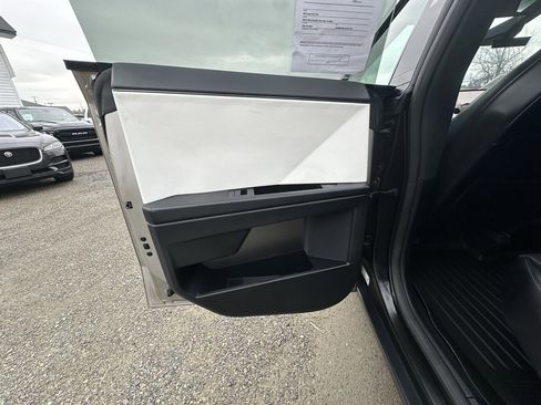 Used 2024 Tesla Cybertruck AWD Crew Cab image 12