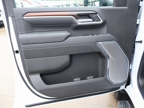 New 2026 GMC Sierra 3500 Denali w/ Denali Reserve Package image 11