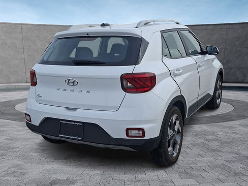 Certified 2025 Hyundai Venue SEL image 10
