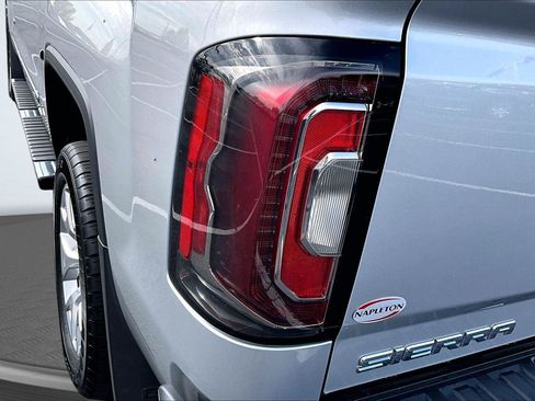 Used 2018 GMC Sierra 1500 SLT w/ SLT Premium Package AWD/4WD image 31