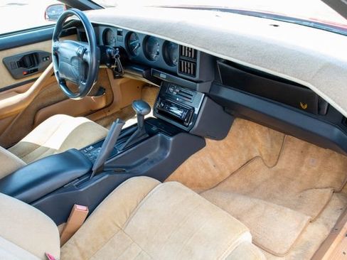 Used 1991 Pontiac Firebird Convertible image 13