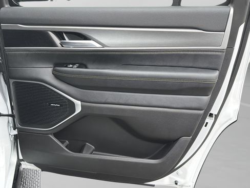 New 2026 Jeep Grand Wagoneer image 25