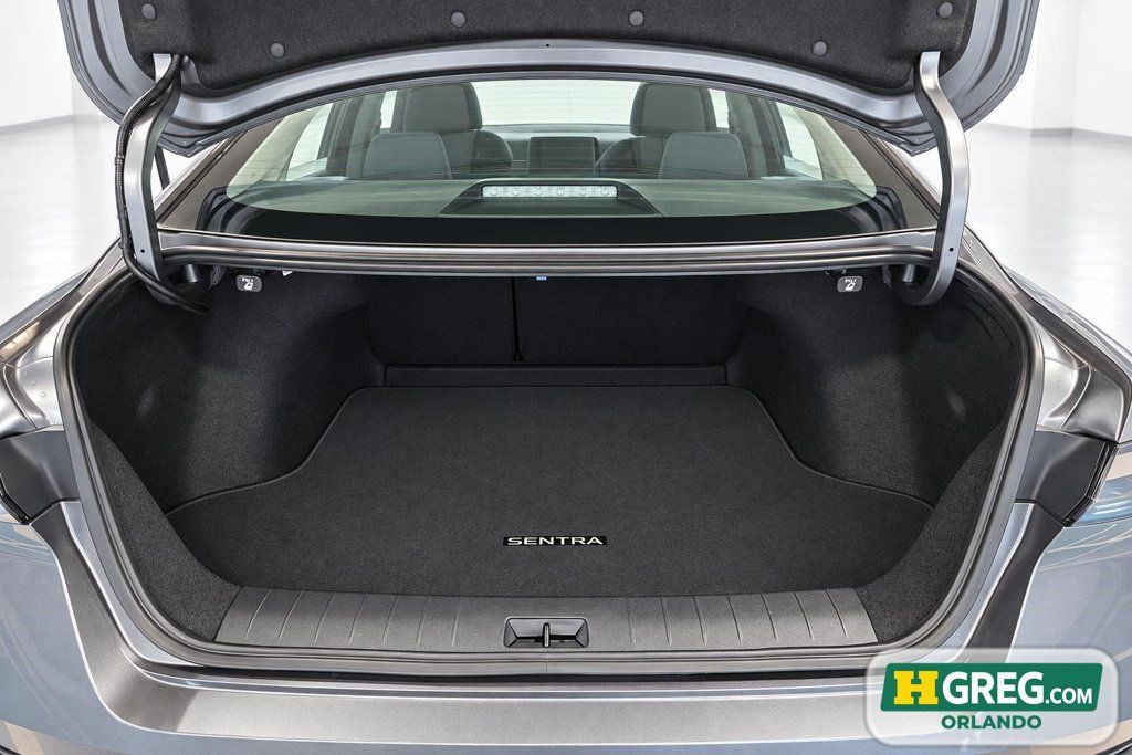 Used 2026 Nissan Sentra SR w/ Floor Mat Package FWD image 15