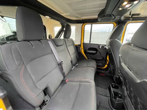 Used 2019 Jeep Wrangler Unlimited Rubicon w/ Cold Weather Group image 25