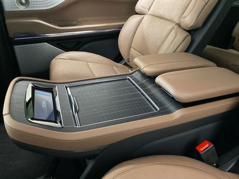 New 2025 Lincoln Navigator Black Label image 14