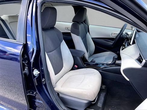 Used 2021 Toyota Corolla LE FWD image 9