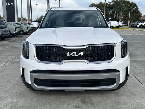 New 2025 Kia Telluride EX image 3