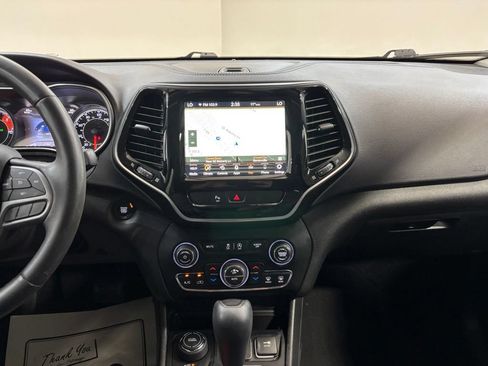 Used 2019 Jeep Cherokee Limited AWD/4WD image 22