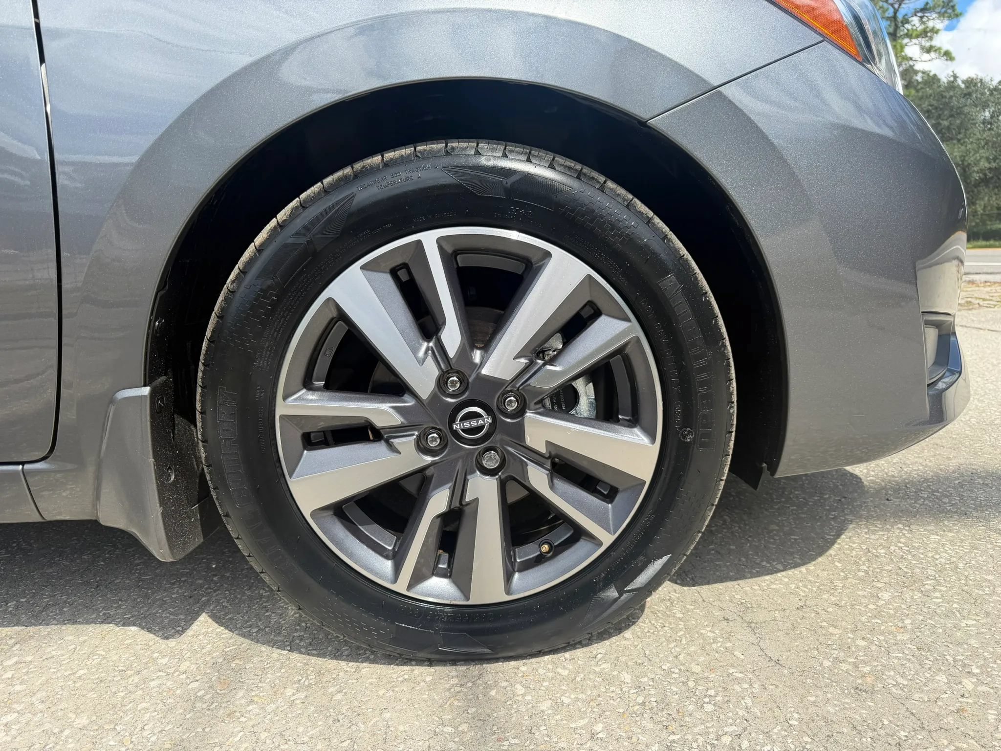 Used 2023 Nissan Versa S w/ S Plus Package FWD image 39