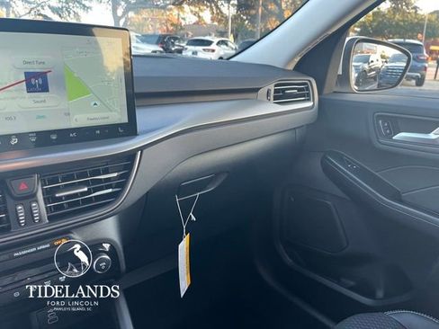 New 2025 Ford Escape SE w/ Class II Trailer Tow Package image 25