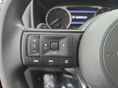 Certified 2023 Nissan Rogue S image 16