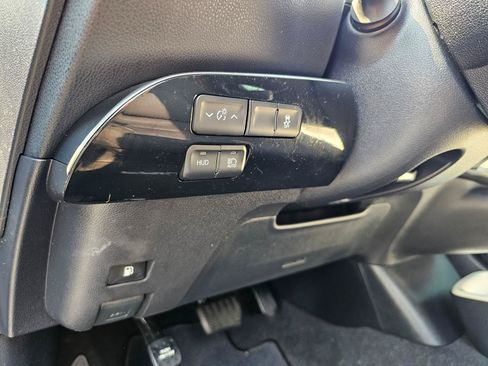 Used 2016 Toyota Prius Three w/ Advanced Technology Package FWD image 21