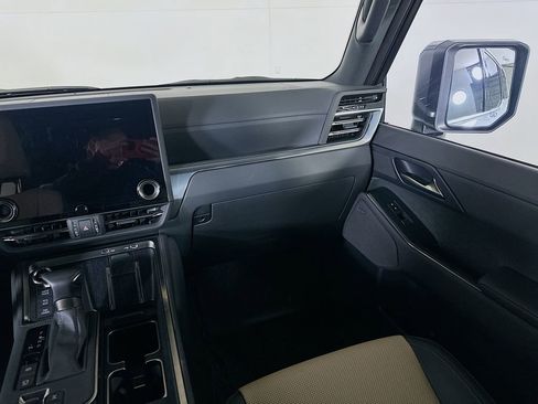Used 2024 Lexus GX 550 image 19