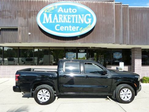 Used 2024 Nissan Frontier SV w/ SV Convenience Package image 4