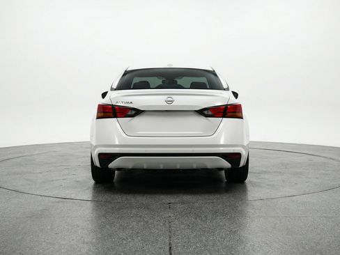 Used 2025 Nissan Altima 2.5 SV FWD image 7