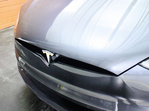 Used 2023 Tesla Model X image 3