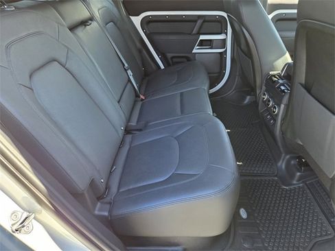 Used 2023 Land Rover Defender 110 S image 14