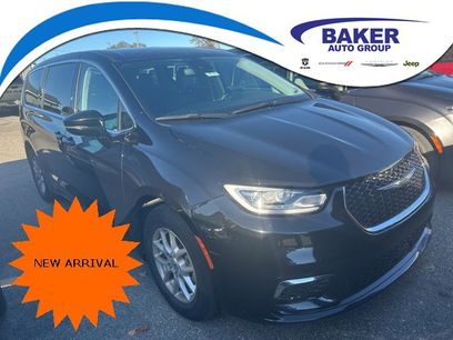 Used 2024 Chrysler Pacifica Touring-L