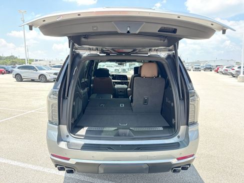 Used 2025 Chevrolet Tahoe High Country AWD/4WD image 20