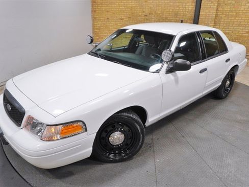 Used 2011 Ford Crown Victoria Police Interceptor RWD image 2