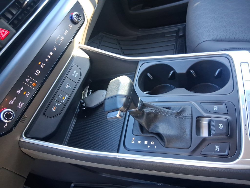 Certified 2026 Kia Carnival FWD image 15